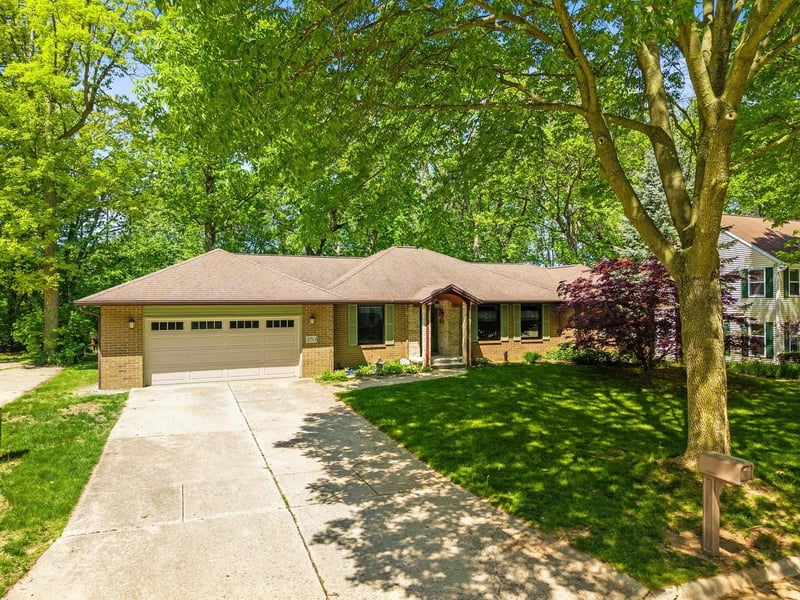 250 Traders Point, Green Bay, WI 54302-5235