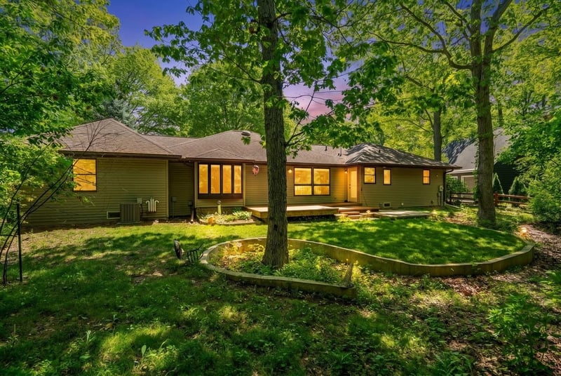250 Traders Point, Green Bay, WI 54302-5235