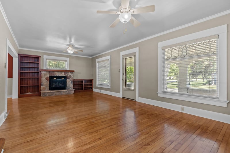 1302 Emilie St, Green Bay, WI 54301