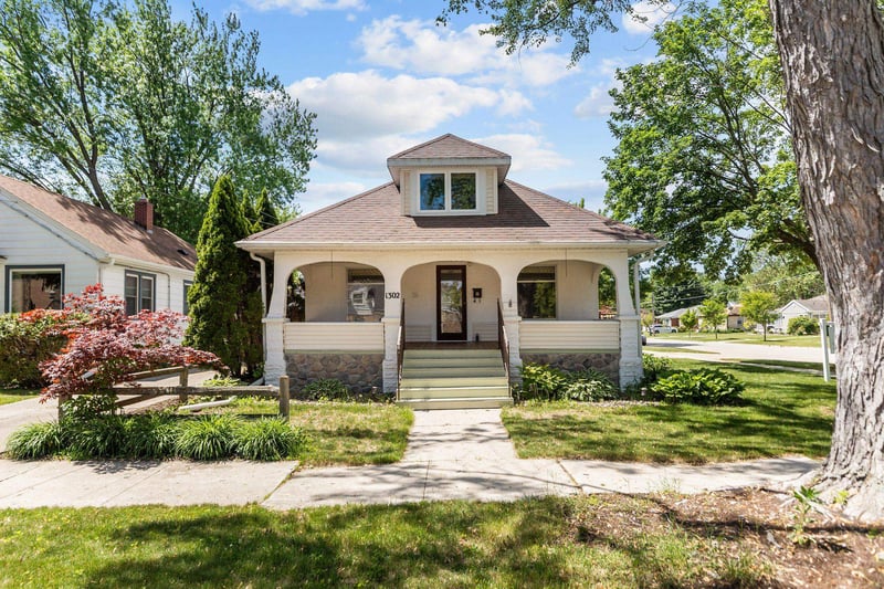 1302 Emilie St, Green Bay, WI 54301