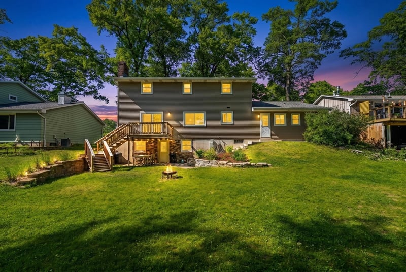 2049 Shamrock Ln, Green Bay, WI 54301