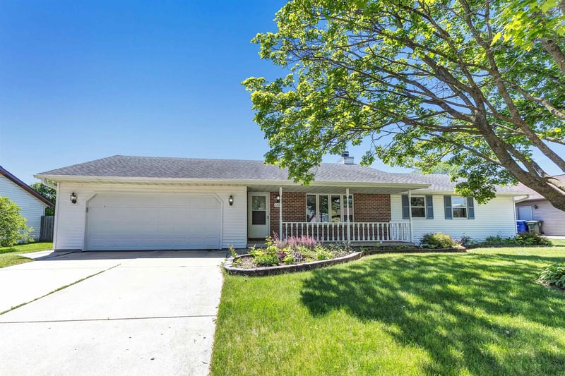 1732 Charles St, De Pere, WI 54115-3444