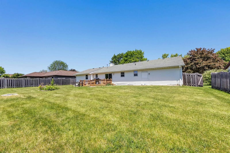 1732 Charles St, De Pere, WI 54115-3444
