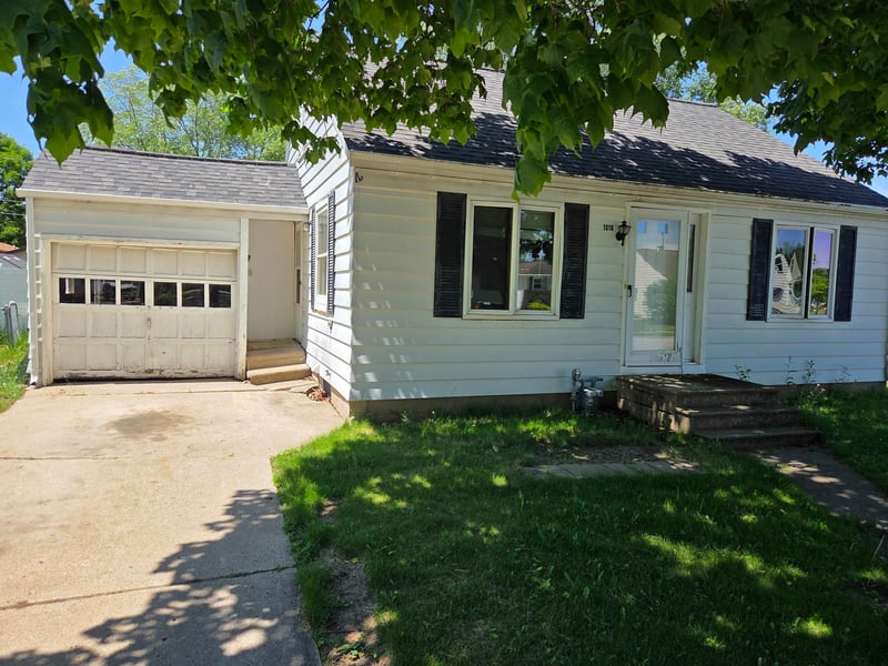 1016 Cleveland St, Green Bay, WI 54304