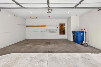 238 Lake Pointe Dr, Oshkosh, WI 54904