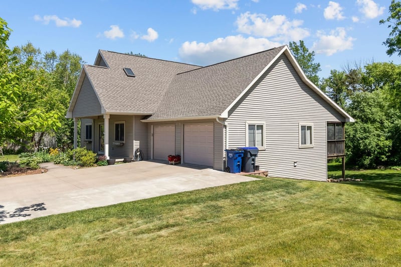 218 Emily Way, Hortonville, WI 54944
