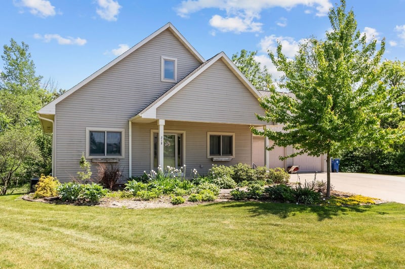 218 Emily Way, Hortonville, WI 54944