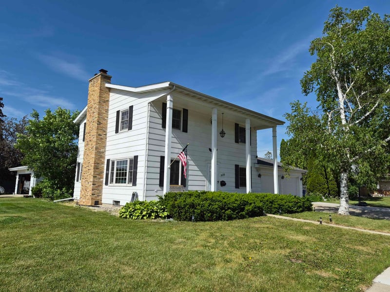 1456 4th Ave, Oshkosh, WI 54902