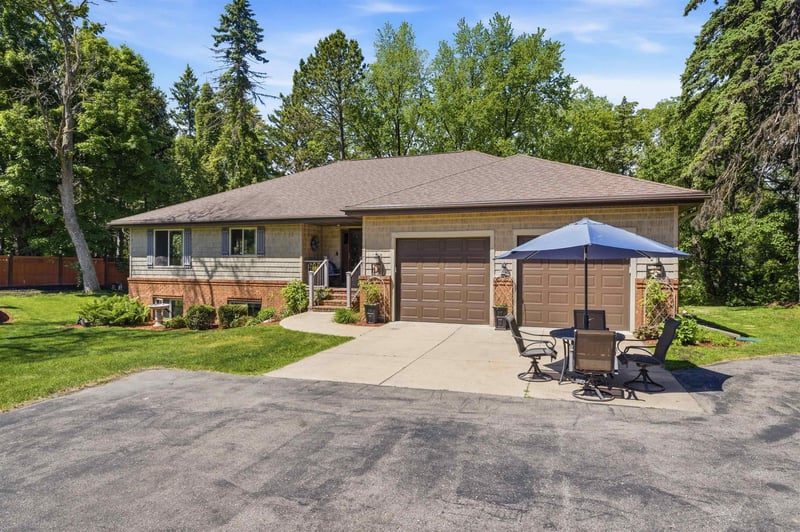 11 Kools Ct, Appleton, WI 54914