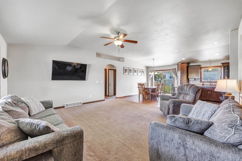 1659 Ontario Rd, Green Bay, WI 54311