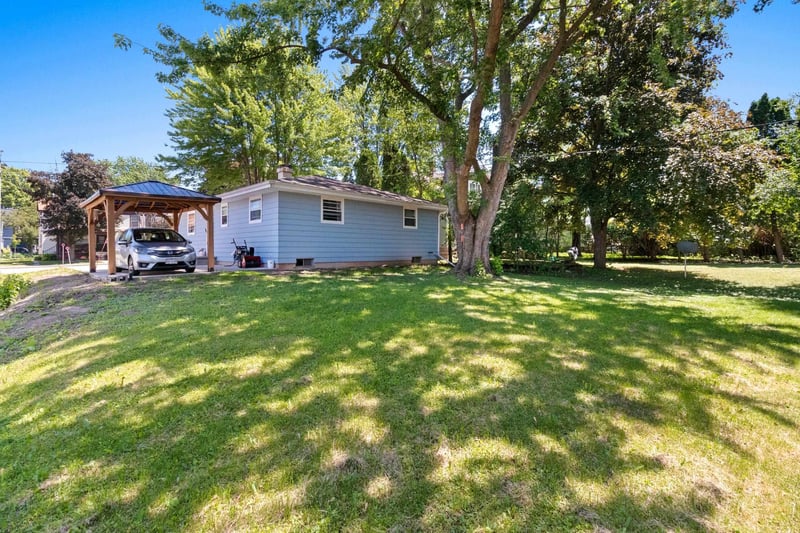 609 Memorial Dr, Appleton, WI 54914