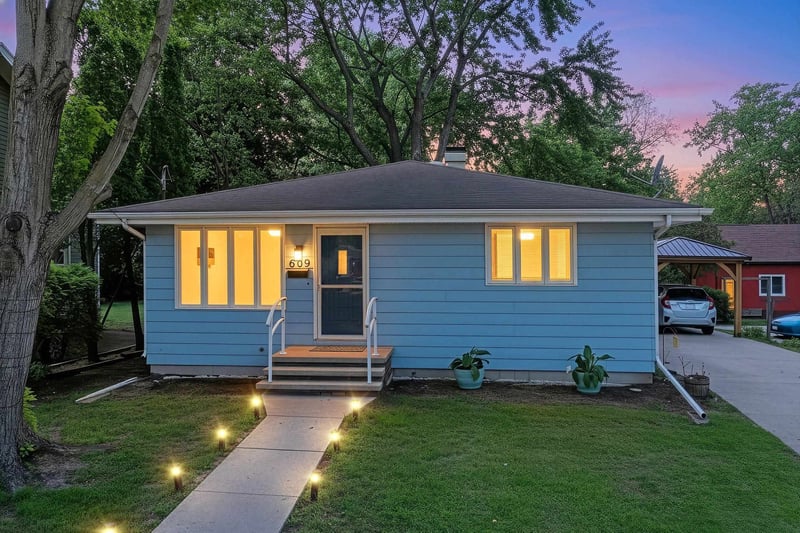 609 Memorial Dr, Appleton, WI 54914