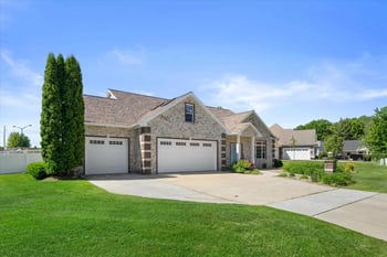 3336 Star Creek Ct, Green Bay, WI 54311