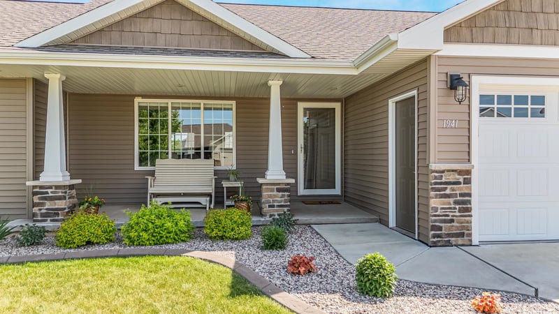 1941 Bear Paw Trl, Kaukauna, WI 54130