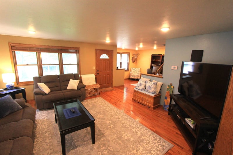 2933 Sunray Ln, Green Bay, WI 54313-7171