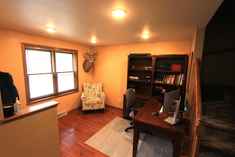 2933 Sunray Ln, Green Bay, WI 54313-7171