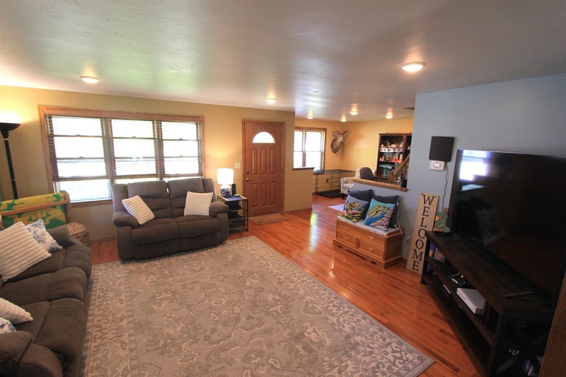 2933 Sunray Ln, Green Bay, WI 54313-7171