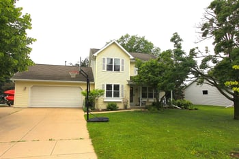 2933 Sunray Ln, Green Bay, WI 54313-7171