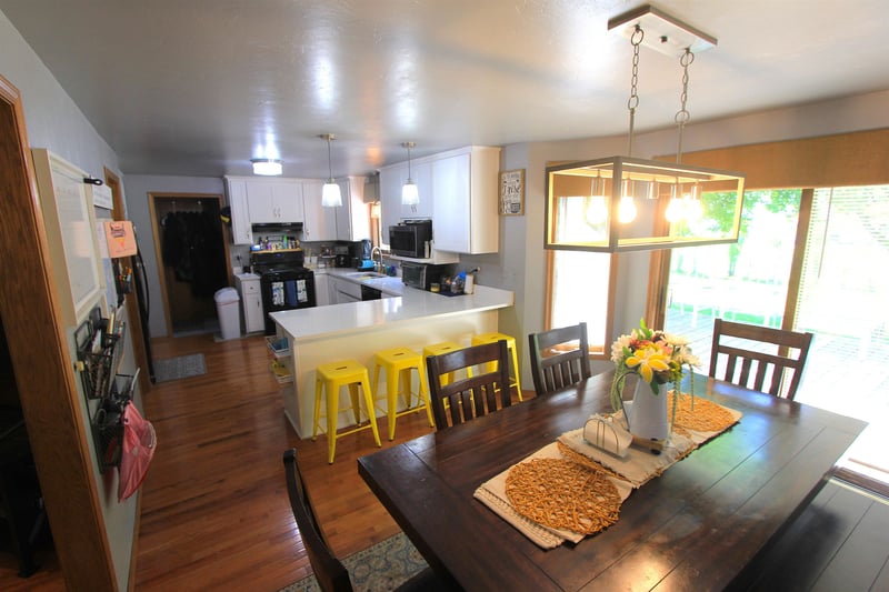 2933 Sunray Ln, Green Bay, WI 54313-7171