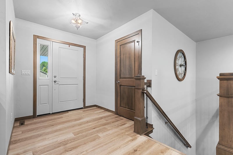 2731 Crestwood Springs Ct, Green Bay, WI 54304-4521