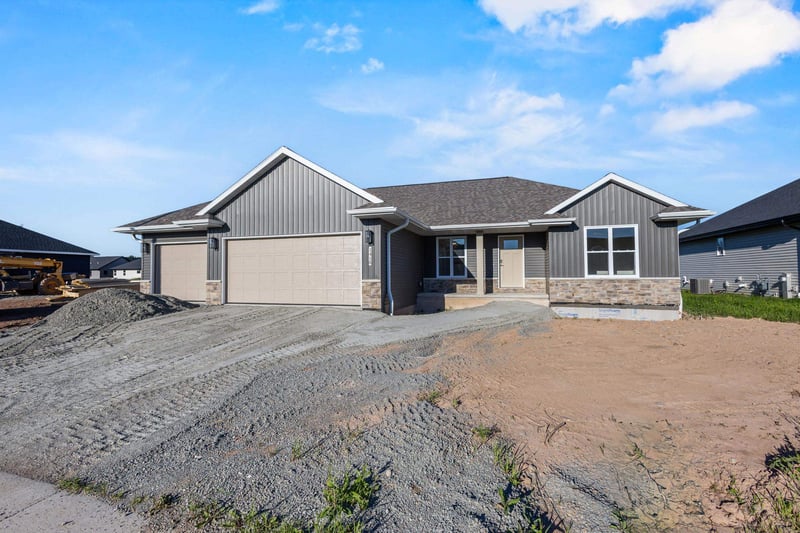 1418 Divinity Dr, De Pere, WI 54115