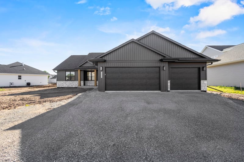 1399 Crossroads Dr, De Pere, WI 54115