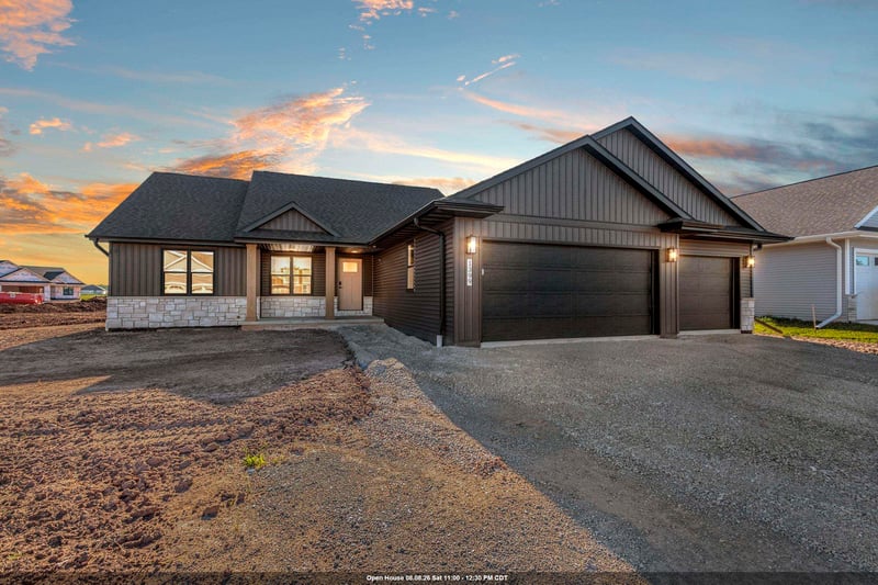 1399 Crossroads Dr, De Pere, WI 54115