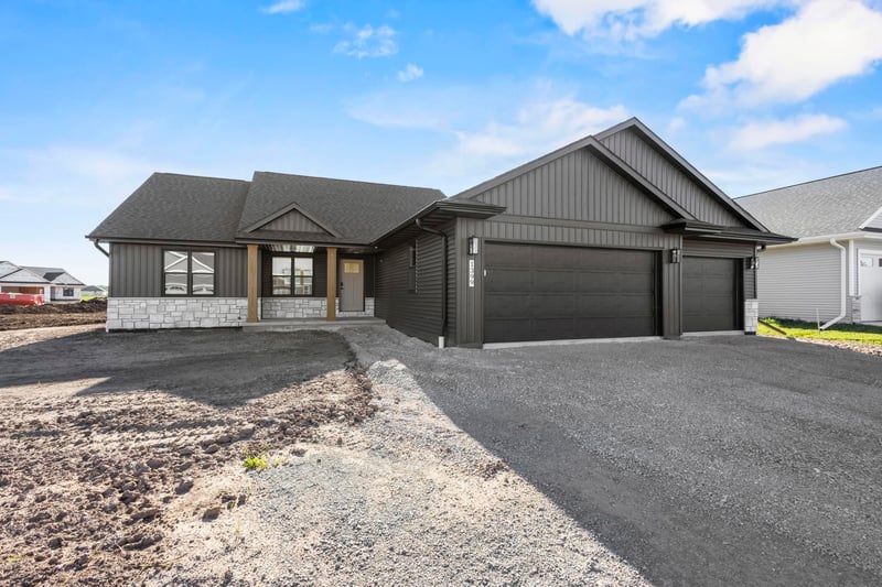 1399 Crossroads Dr, De Pere, WI 54115