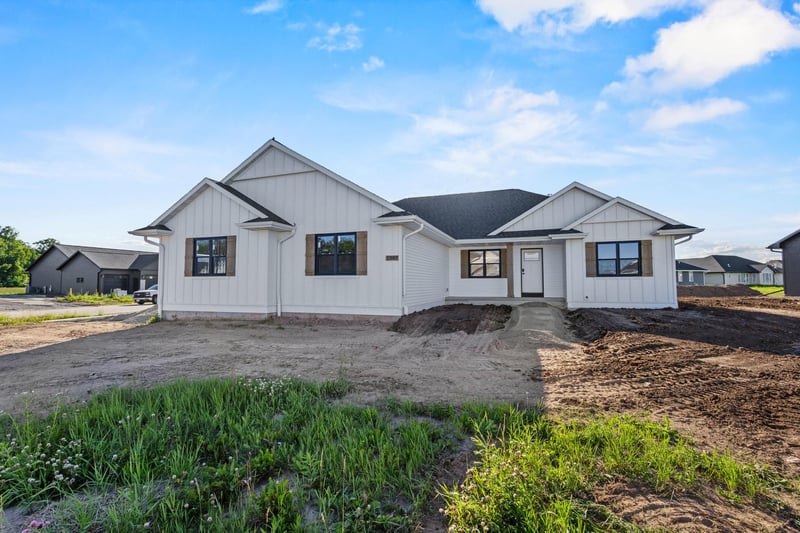 1387 Crossroads Dr, Hobart, WI 54114