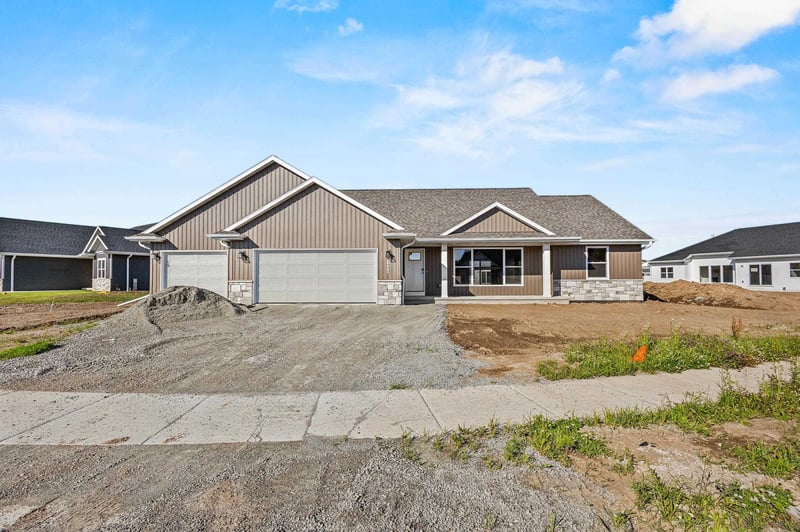 1400 Divinity Dr, De Pere, WI 54115