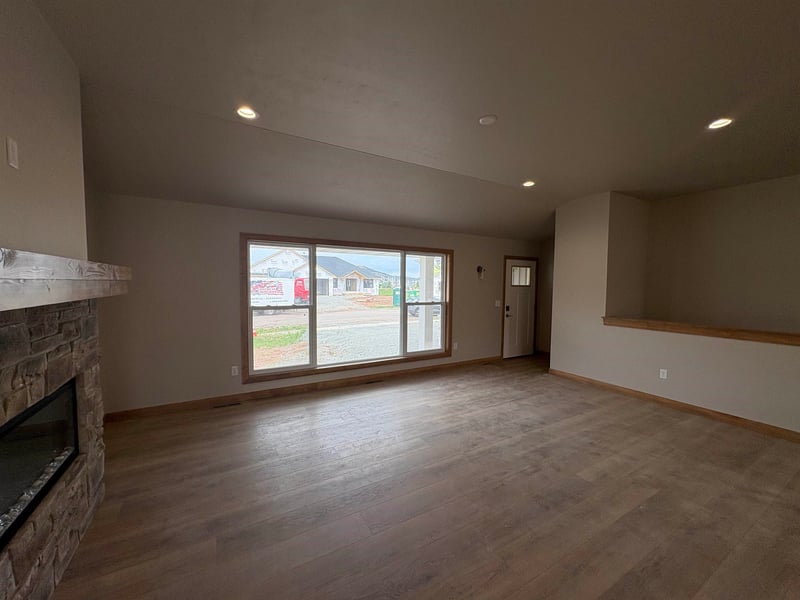 1400 Divinity Dr, De Pere, WI 54115