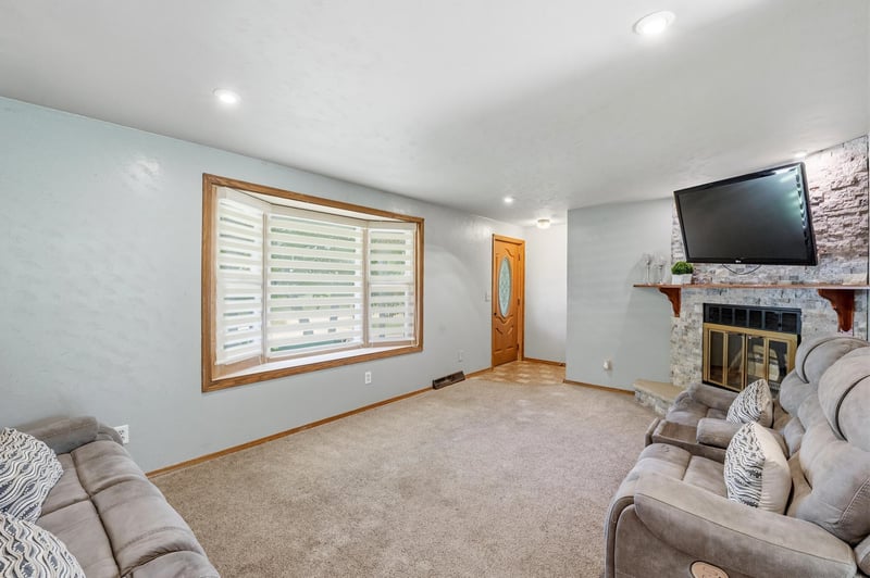 2430 Heather Rd, Green Bay, WI 54311