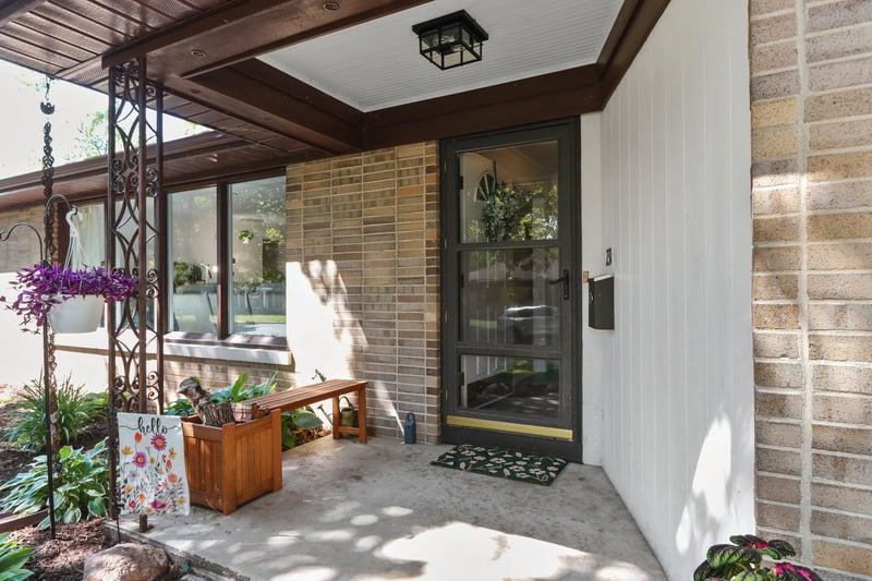231 Sioux Ln, Green Bay, WI 54301
