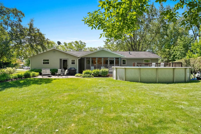 204 Highland Dr, Oconto Falls, WI 54154