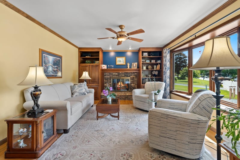 204 Highland Dr, Oconto Falls, WI 54154
