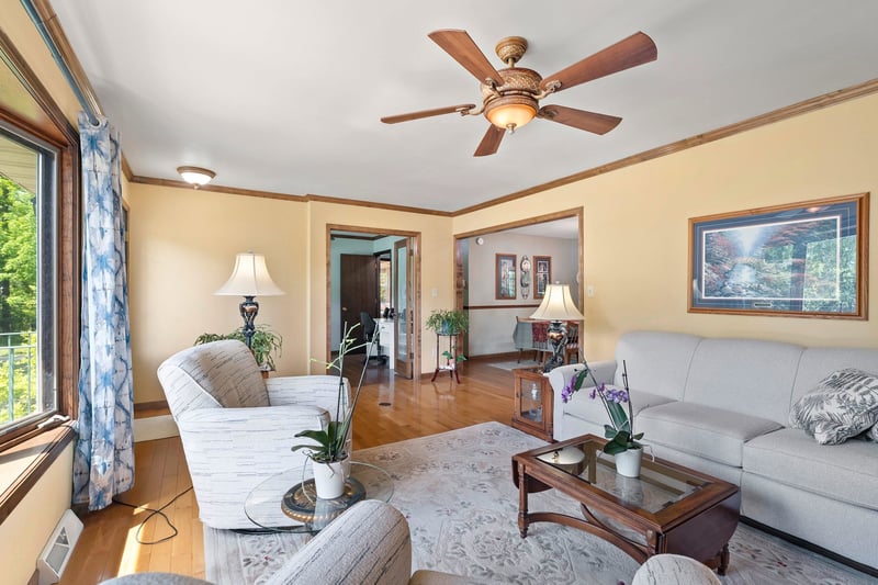 204 Highland Dr, Oconto Falls, WI 54154