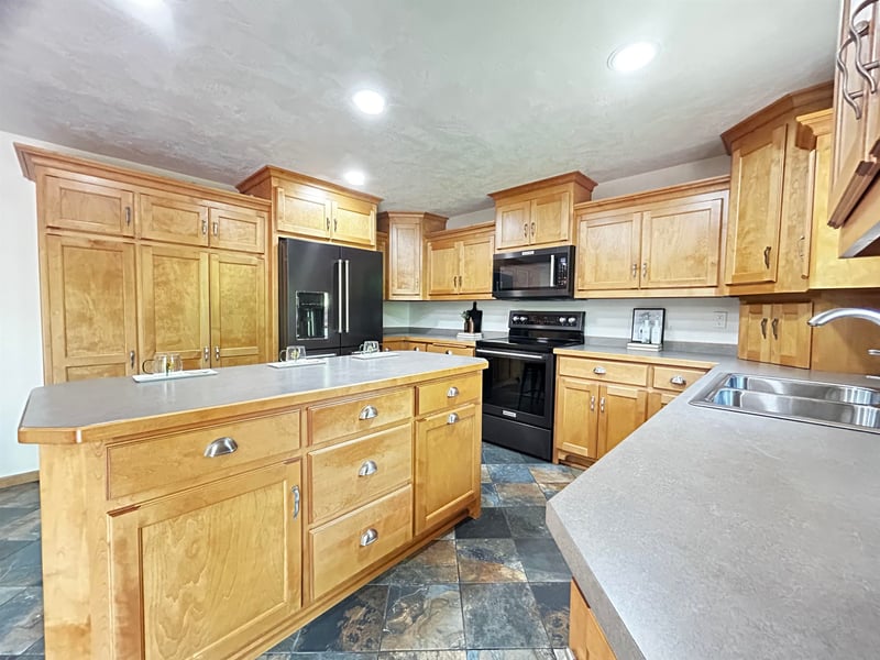 2762 Klee St, Green Bay, WI 54313