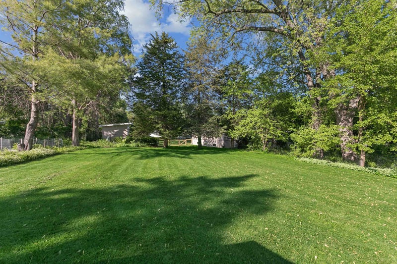 323 Mission Rd, Green Bay, WI 54301