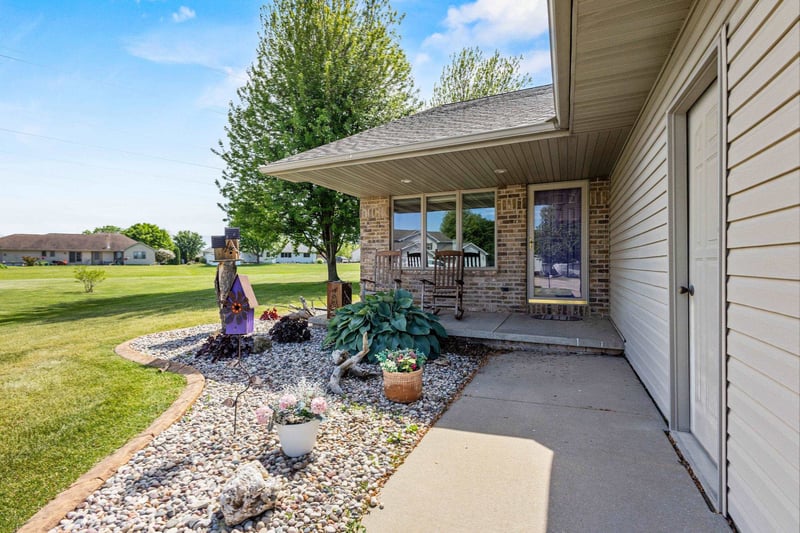 N9513 Cathy Ct, Appleton, WI 54915