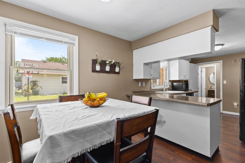 1125 Coolidge Ave, Oshkosh, WI 54902-3435
