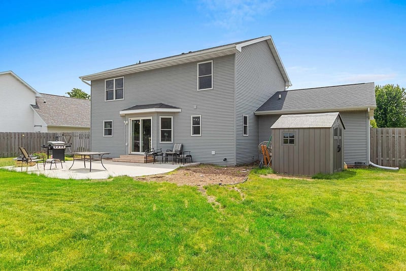 1204 Fairfax St, Oshkosh, WI 54904
