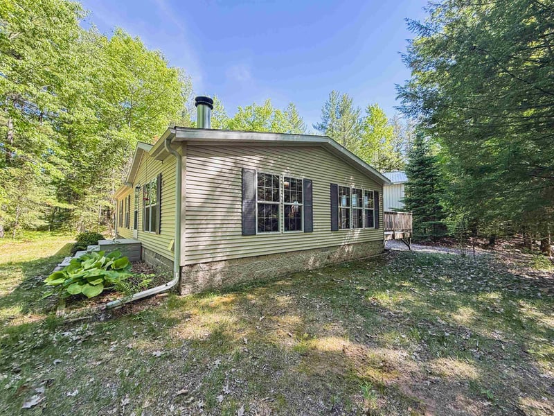 12323 Leos Rd, Suring, WI 54174