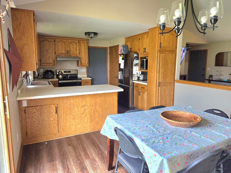 1264 Blue Ridge Dr, Green Bay, WI 54304