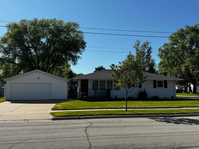 1404 Spence St, Green Bay, WI 54304-3242