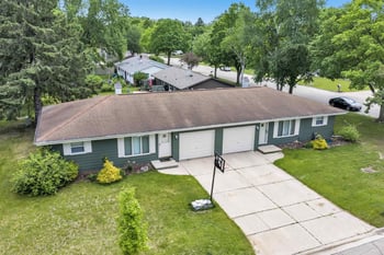 1715 Edgehill Dr, Green Bay, WI 54304