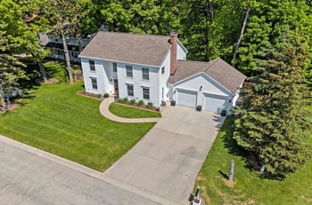 2595 Edgewood Ln, Green Bay, WI 54302-4881