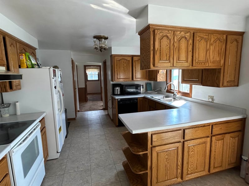 2276 Shady Ln, Green Bay, WI 54313