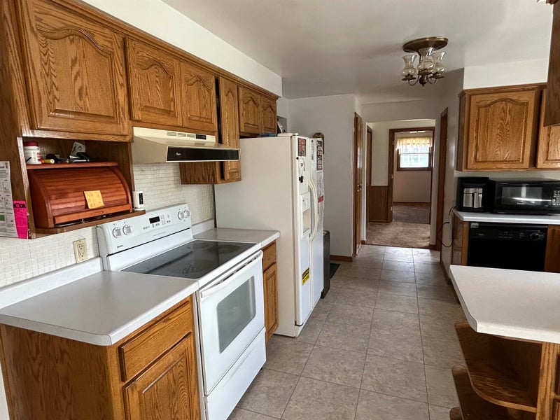 2276 Shady Ln, Green Bay, WI 54313