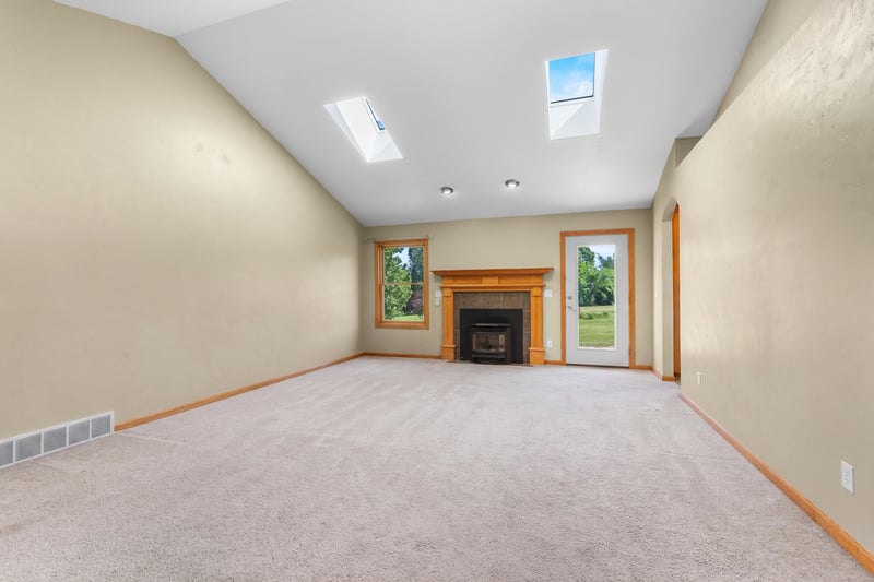 N2672 Butternut Rd, Hortonville, WI 54944
