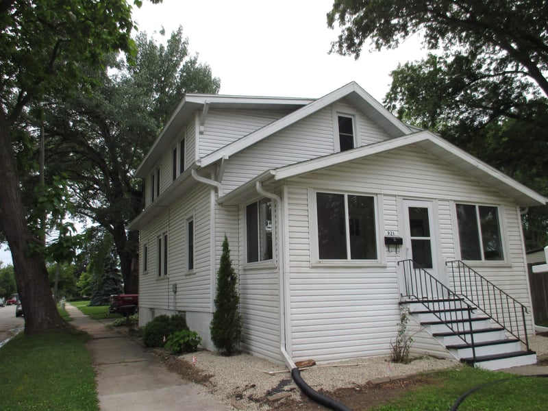 921 Liberty St, Green Bay, WI 54304-3647